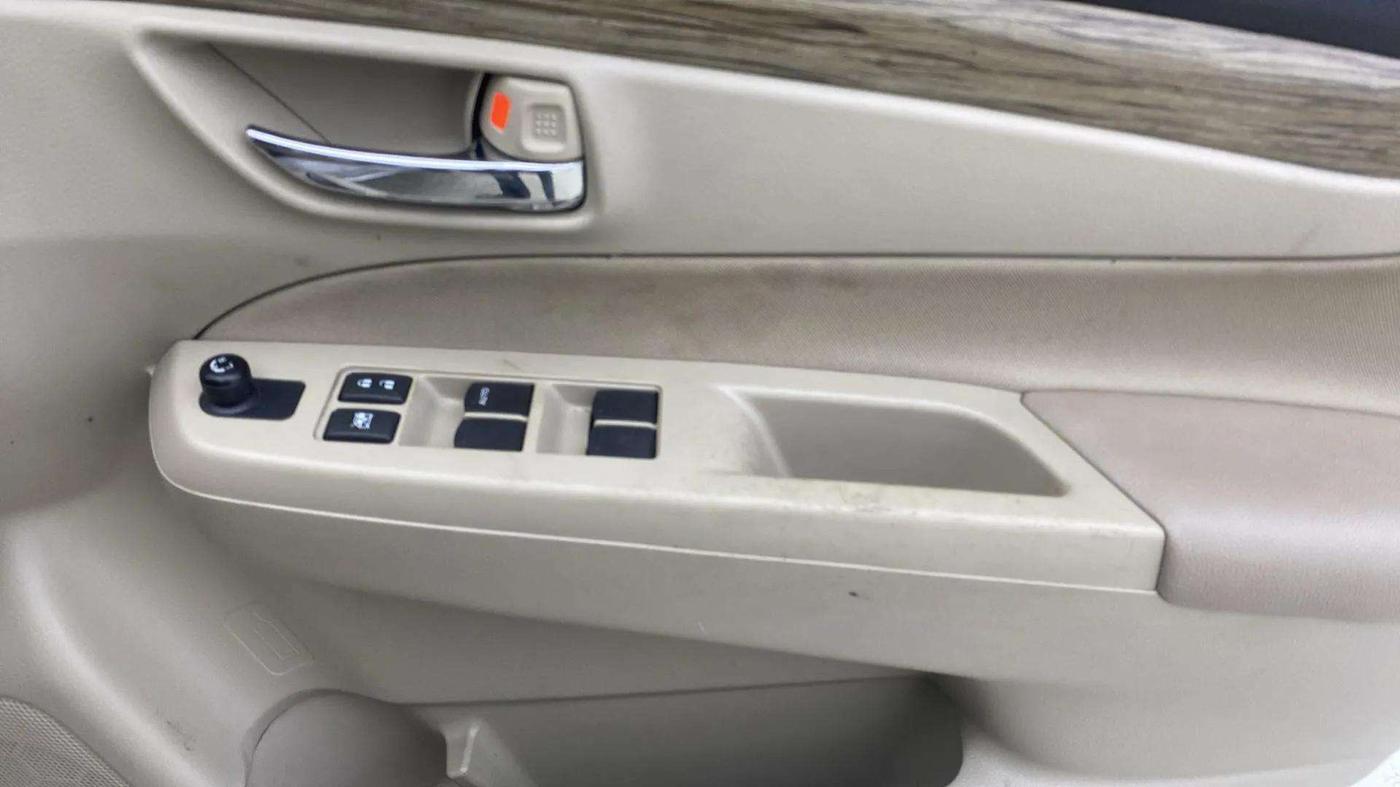 2021 Maruti Ciaz SIGMA 1.5 SHVS MT  PETROL, Petrol, Manual, 36,151 km, Driver Side Door Panels Control
