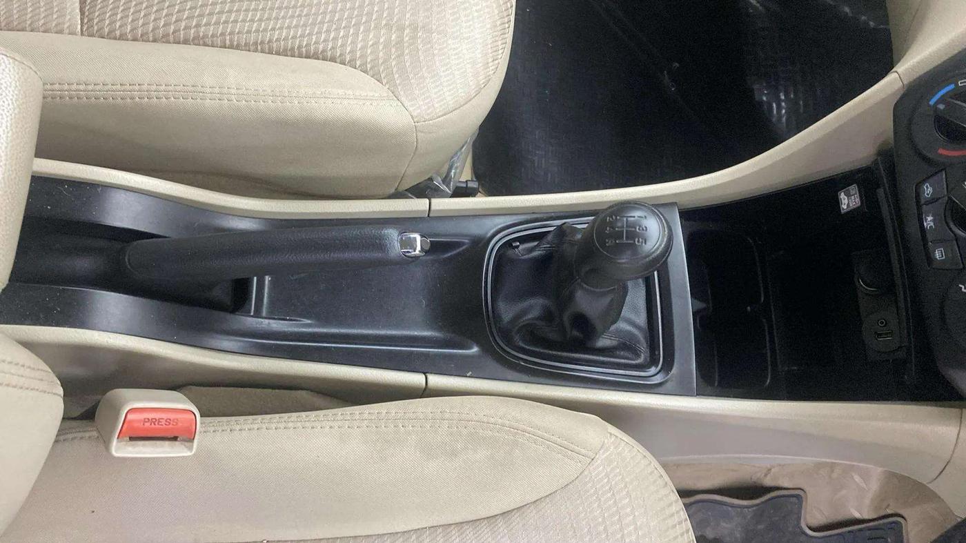 2021 Maruti Ciaz SIGMA 1.5 SHVS MT  PETROL, Petrol, Manual, 36,151 km, Gear Lever
