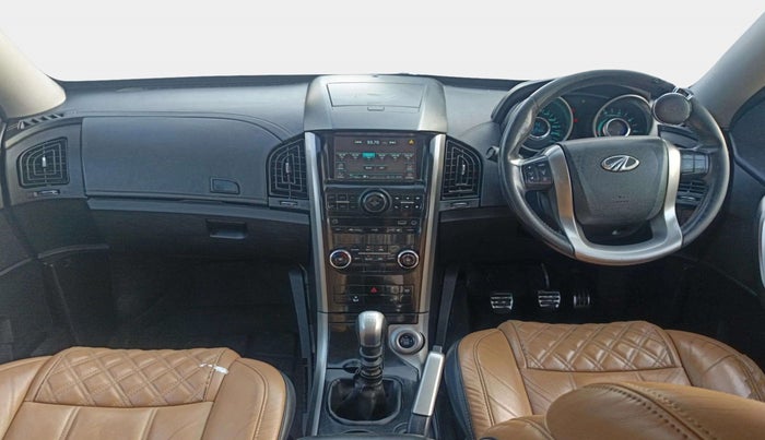 2020 Mahindra XUV500 W11, Diesel, Manual, 1,00,466 km, Dashboard