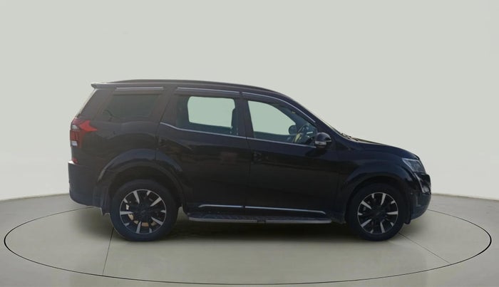 2020 Mahindra XUV500 W11, Diesel, Manual, 1,00,466 km, Right Side View