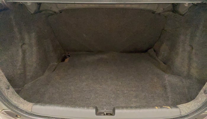 2014 Honda Amaze 1.2L I-VTEC S, Petrol, Manual, 1,00,568 km, Boot Inside