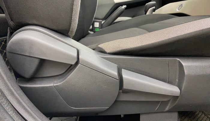 2022 Nissan MAGNITE XV TURBO CVT, Petrol, Automatic, 24,601 km, Driver Side Adjustment Panel