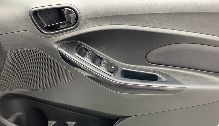 2019 Ford New Figo TITANIUM 1.2 PETROL MT, Petrol, Manual, 33,613 km, Driver Side Door Panels Control