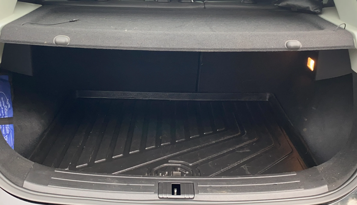 2022 MG ASTOR SHARP 1.5 MT, Petrol, Manual, 17,521 km, Boot Inside