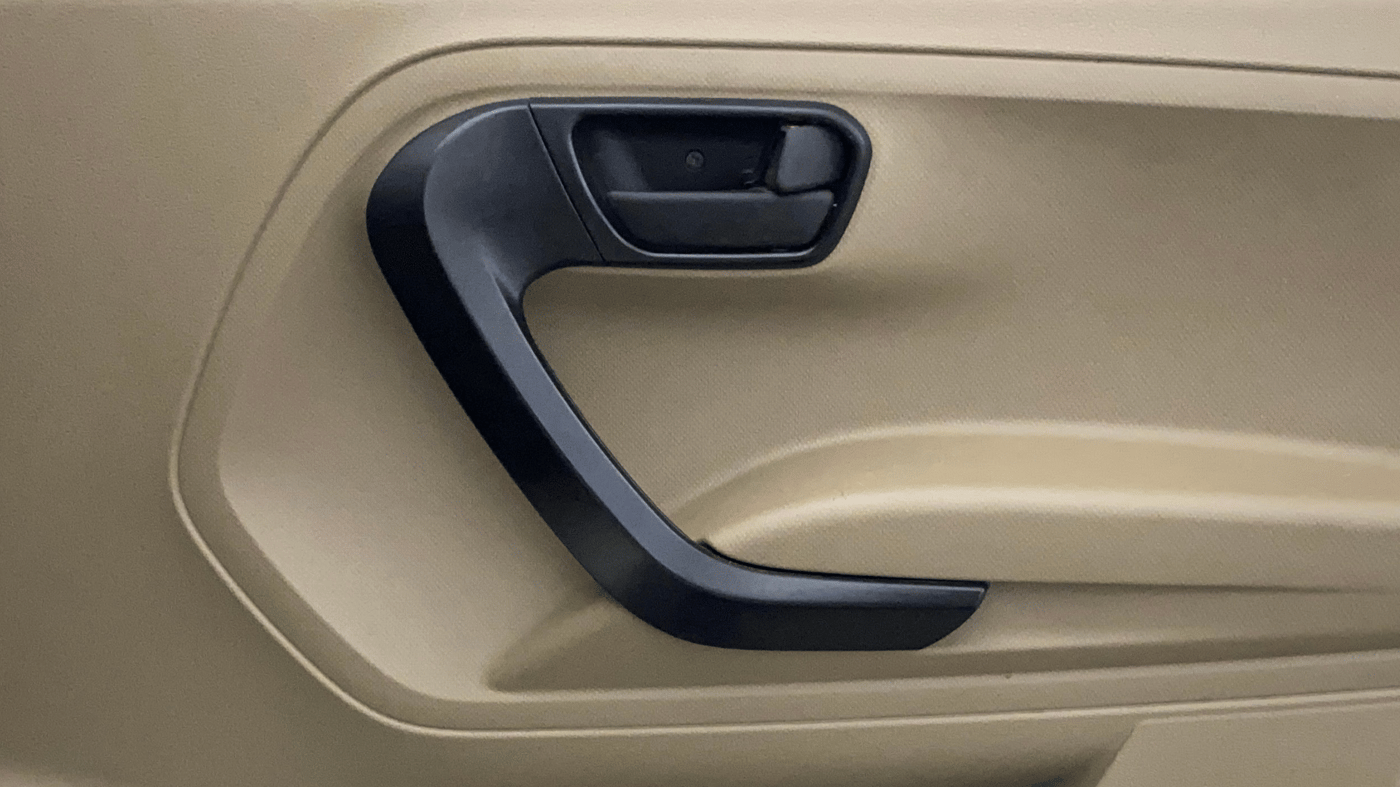 2024 Mahindra BOLERO NEO N 4, Diesel, Manual, 13,269 km, Driver Side Door Panels Control