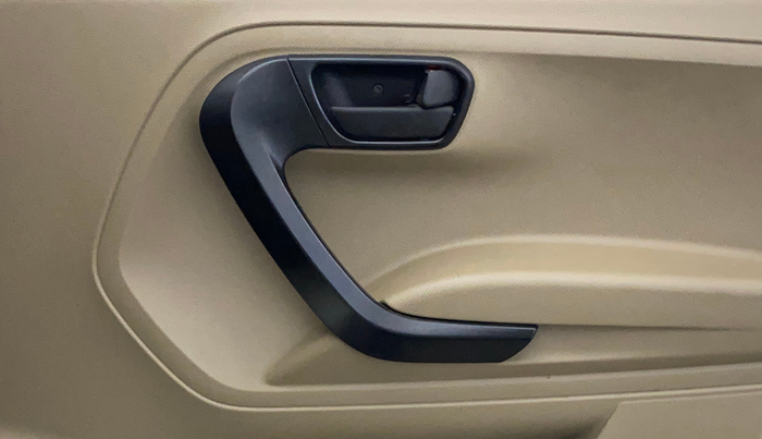 2024 Mahindra BOLERO NEO N 4, Diesel, Manual, 13,269 km, Driver Side Door Panels Control