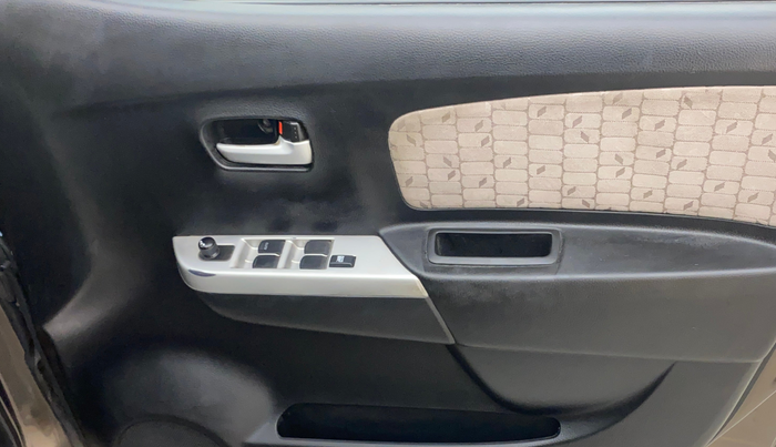 2014 Maruti Wagon R 1.0 VXI, Petrol, Manual, 32,344 km, Driver Side Door Panels Control