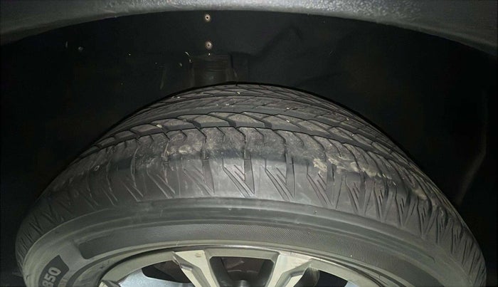2021 Mahindra XUV700 AX 7 LUXURY P AT 7 STR, Petrol, Automatic, 38,032 km, Left Rear Tyre Tread