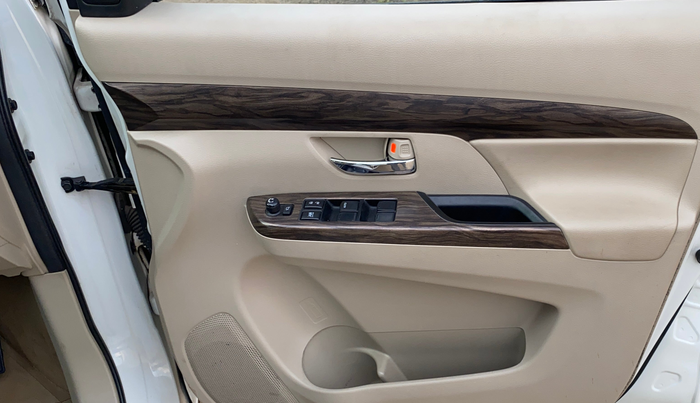 2019 Maruti Ertiga ZXI+ SHVS, Petrol, Manual, 43,635 km, Driver Side Door Panels Control