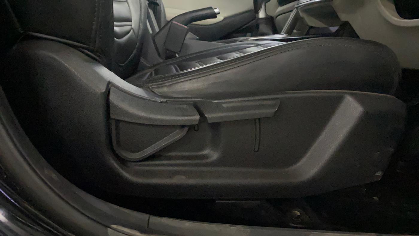 2020 KIA SELTOS HTX 1.5 PETROL, Petrol, Manual, 26,053 km, Driver Side Adjustment Panel