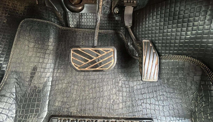 2022 Maruti Swift VXI AMT, Petrol, Automatic, 50,396 km, Pedals