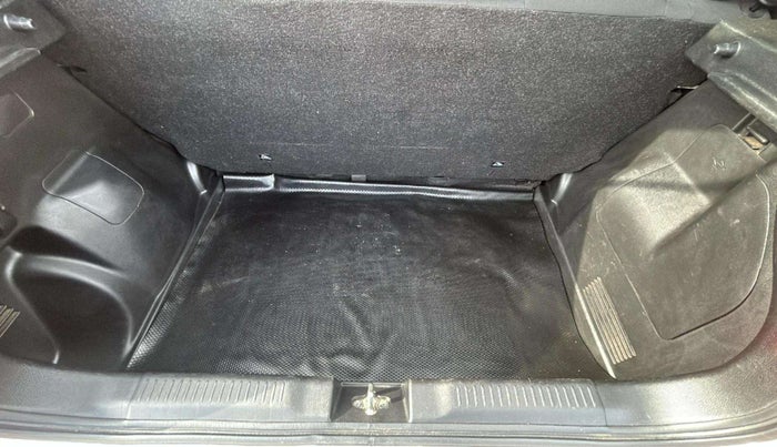 2022 Maruti Swift VXI AMT, Petrol, Automatic, 50,396 km, Boot Open Zoomed View