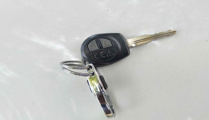 2022 Maruti Swift VXI AMT, Petrol, Automatic, 50,396 km, Key Close Up