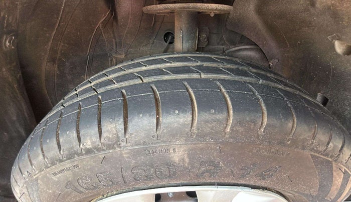 2022 Maruti Swift VXI AMT, Petrol, Automatic, 50,396 km, Left Front Tyre Tread