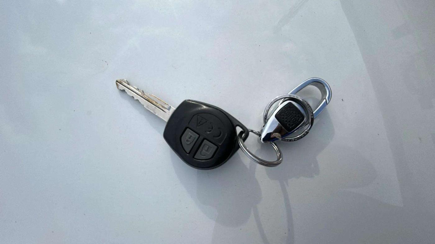 2022 Maruti Swift VXI AMT, Petrol, Automatic, 50,396 km, Key Close Up