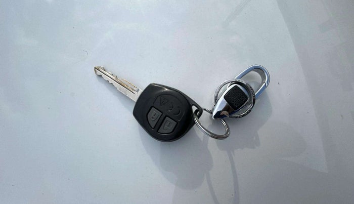 2022 Maruti Swift VXI AMT, Petrol, Automatic, 50,396 km, Key Close Up