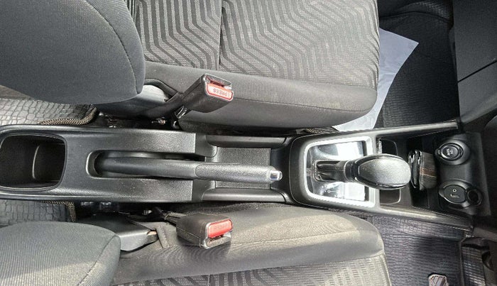 2022 Maruti Swift VXI AMT, Petrol, Automatic, 50,396 km, Gear Lever