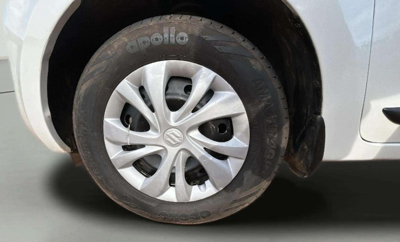 2022 Maruti Swift VXI AMT, Petrol, Automatic, 50,396 km, Left Front Wheel