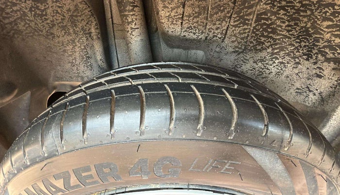 2022 Maruti Swift VXI AMT, Petrol, Automatic, 50,396 km, Left Rear Tyre Tread