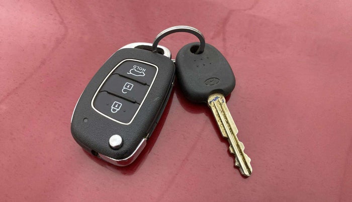2021 Hyundai NEW I20 SPORTZ 1.2 MT, Petrol, Manual, 31,606 km, Key Close Up
