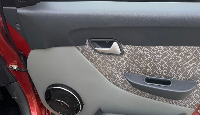 2017 Maruti Alto 800 LXI, Petrol, Manual, 39,992 km, Driver Side Door Panels Control