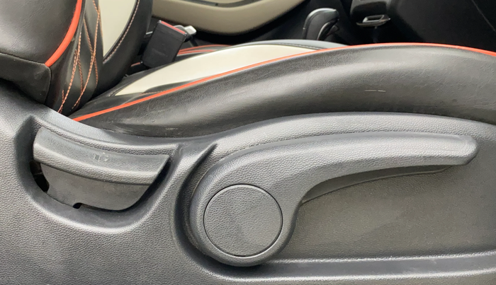 2019 Hyundai Elite i20 SPORTZ PLUS  1.2 CVT, Petrol, Automatic, 15,168 km, Driver Side Adjustment Panel