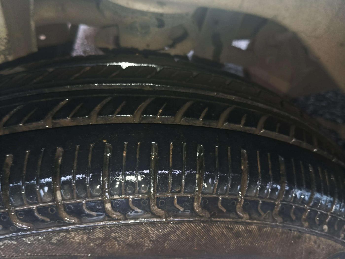 2014 Maruti Alto 800 LXI CNG, CNG, Manual, 75,038 km, Left Front Tyre Tread