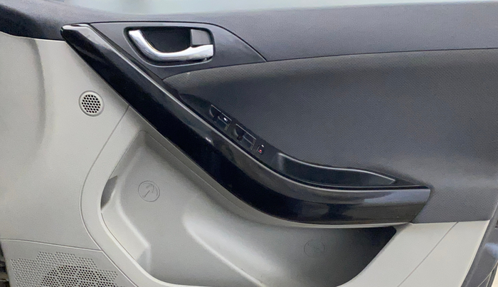 2019 Tata NEXON XZ PLUS PETROL, Petrol, Manual, 64,049 km, Driver Side Door Panels Control