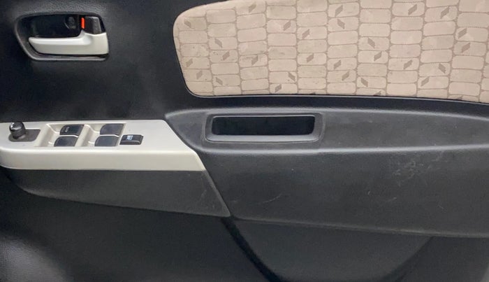2013 Maruti Wagon R 1.0 VXI, Petrol, Manual, 50,519 km, Driver Side Door Panels Control