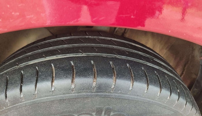 2019 Hyundai Elite i20 MAGNA PLUS 1.2, Petrol, Manual, 44,549 km, Left Front Tyre Tread