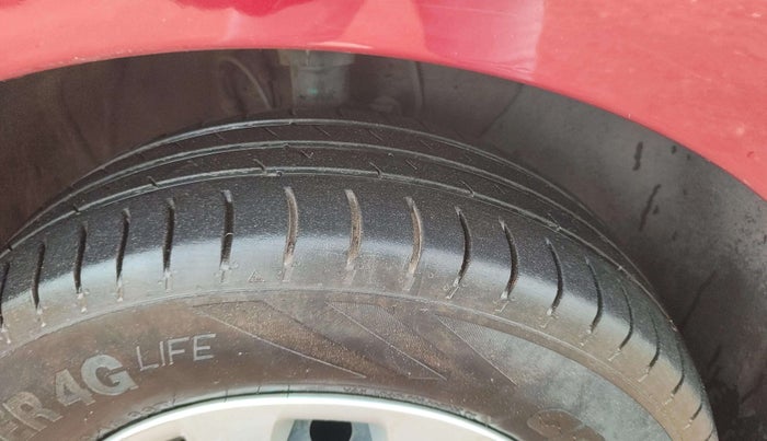 2019 Hyundai Elite i20 MAGNA PLUS 1.2, Petrol, Manual, 44,549 km, Right Front Tyre Tread