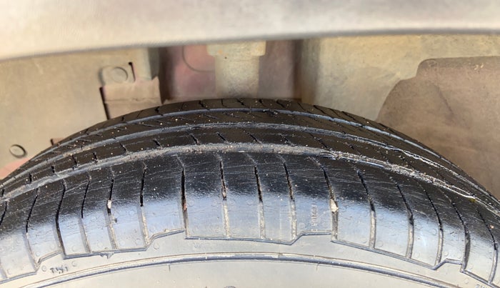 2017 Renault Kwid RXL, Petrol, Manual, 41,567 km, Left Front Tyre Tread