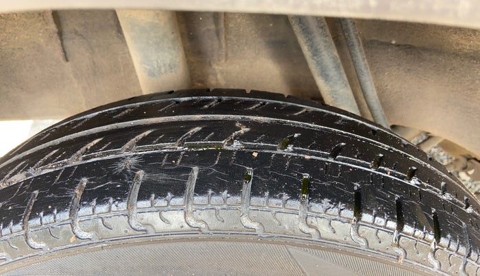2017 Renault Kwid RXL, Petrol, Manual, 41,567 km, Right Rear Tyre Tread