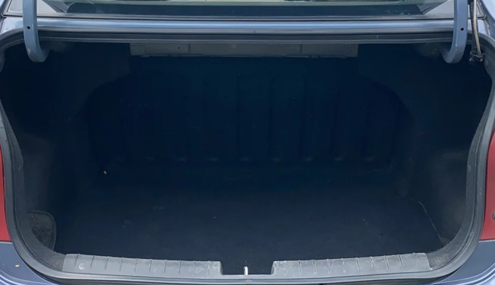 2015 Hyundai Xcent S (O) 1.2, Petrol, Manual, 1,39,077 km, Boot Inside