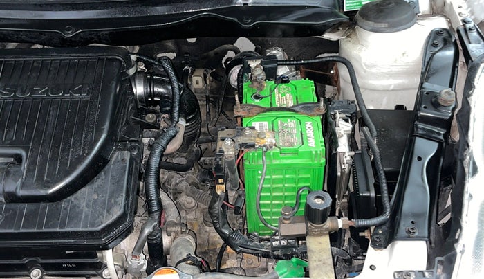 2015 Maruti Swift LXI, CNG, Manual, 77,961 km, Engine View - Left