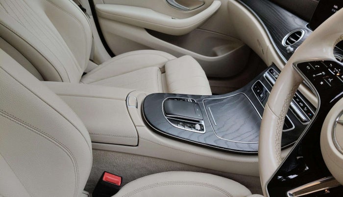 2021 Mercedes Benz E Class E 200 EXCLUSIVE, Petrol, Automatic, 28,107 km, Gear Lever