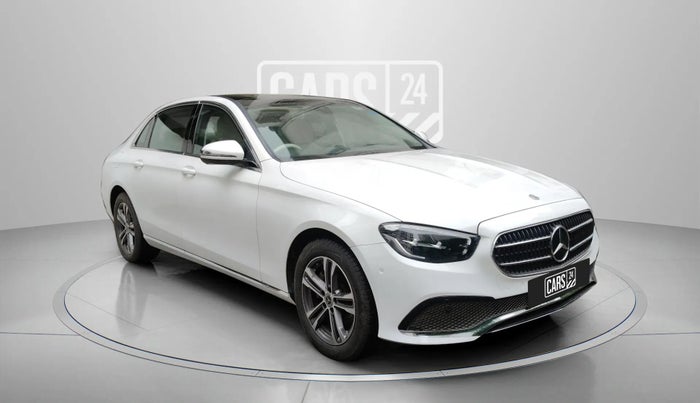 2021 Mercedes Benz E Class E 200 EXCLUSIVE, Petrol, Automatic, 28,107 km, Right Front Diagonal