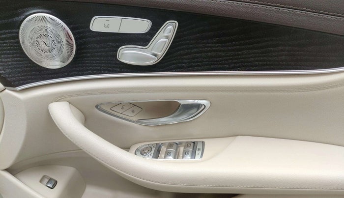 2021 Mercedes Benz E Class E 200 EXCLUSIVE, Petrol, Automatic, 28,107 km, Driver Side Door Panels Control