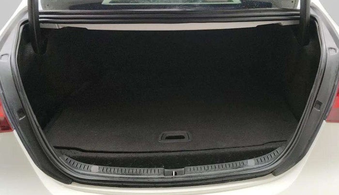 2021 Mercedes Benz E Class E 200 EXCLUSIVE, Petrol, Automatic, 28,107 km, Boot Inside