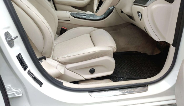 2021 Mercedes Benz E Class E 200 EXCLUSIVE, Petrol, Automatic, 28,107 km, Driver Side Adjustment Panel