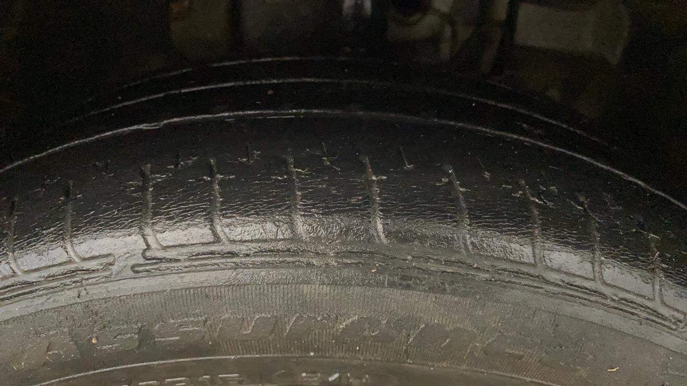 2021 Tata TIGOR XZA PLUS PETROL, Petrol, Automatic, 32,301 km, Right Front Tyre Tread