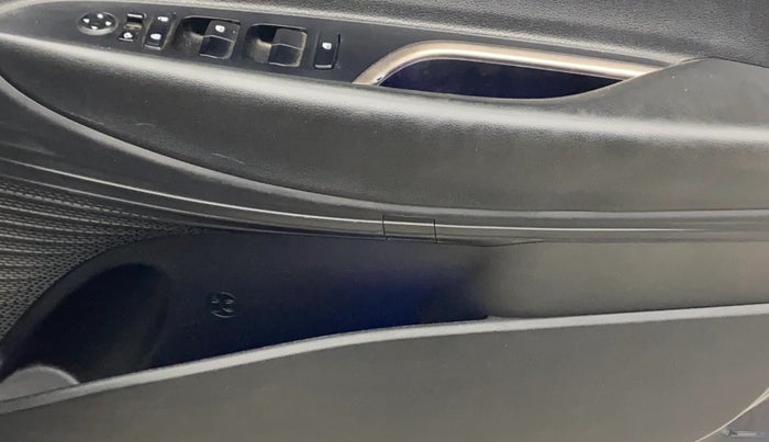 2020 Hyundai NEW I20 ASTA (O) 1.2 MT, Petrol, Manual, 50,235 km, Driver Side Door Panels Control