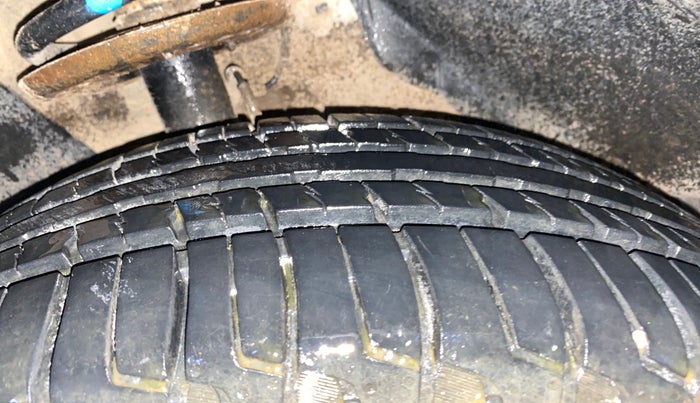 2018 Mahindra XUV500 W7 AT, Diesel, Automatic, 61,087 km, Left Front Tyre Tread