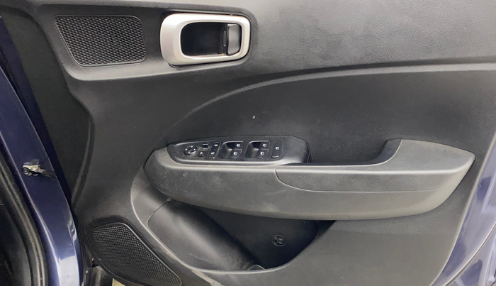 2020 Hyundai VENUE SX PLUS 1.0 TURBO DCT, Petrol, Automatic, 30,638 km, Driver Side Door Panels Control