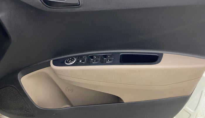 2018 Hyundai Grand i10 MAGNA 1.2 KAPPA VTVT CNG, CNG, Manual, 71,290 km, Driver Side Door Panels Control