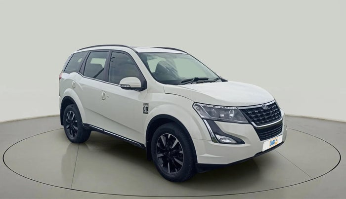2020 Mahindra XUV500 W11, Diesel, Manual, 1,18,923 km, Right Front Diagonal
