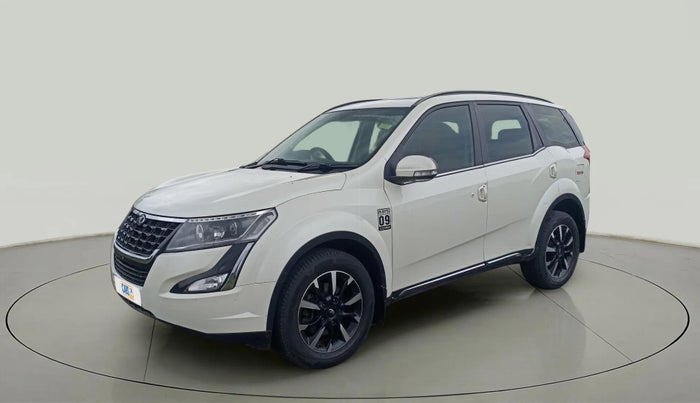 2020 Mahindra XUV500 W11, Diesel, Manual, 1,18,923 km, Left Front Diagonal
