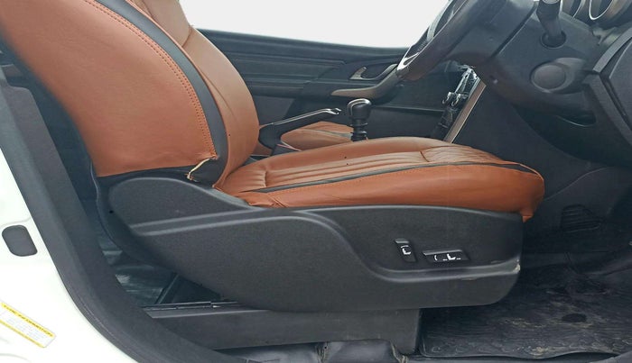 2020 Mahindra XUV500 W11, Diesel, Manual, 1,18,923 km, Driver Side Adjustment Panel