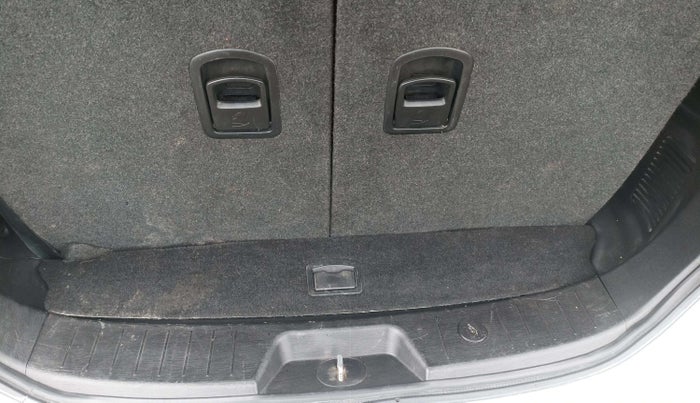 2020 Mahindra XUV500 W11, Diesel, Manual, 1,18,923 km, Boot Open Zoomed View