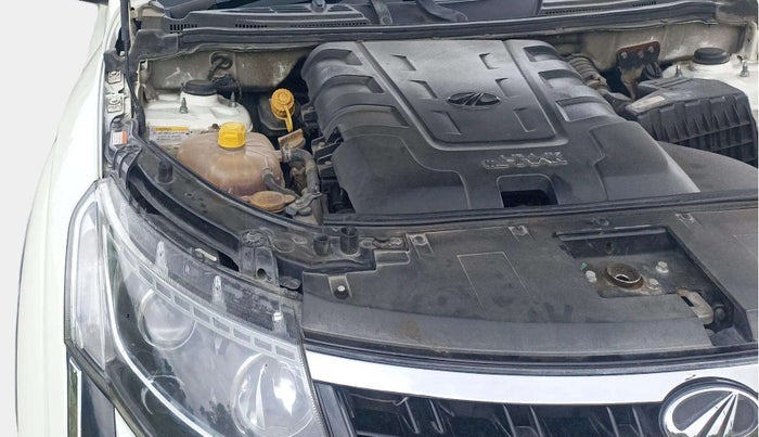 2020 Mahindra XUV500 W11, Diesel, Manual, 1,18,923 km, Engine View - Right